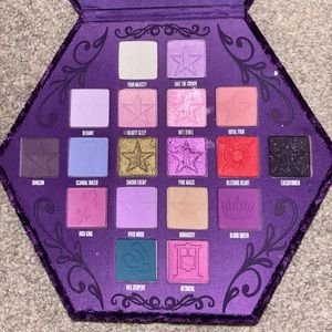 ‘Blood Lust Palette’ eyeshadow palette by Jeffree Star